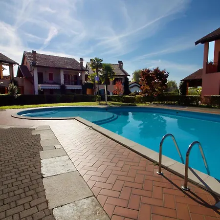 Sunflower Relax Pool And Terrace - Happy