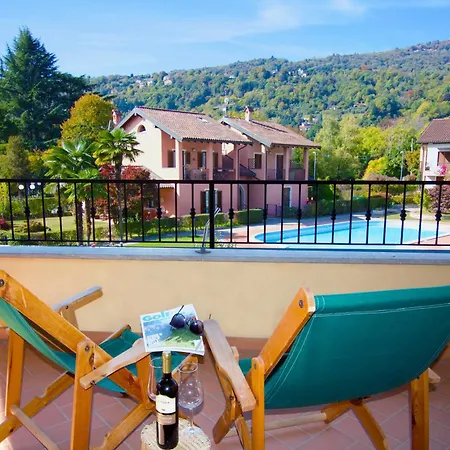 Apartmán Sunflower - Maggiore Duplex W/ Terrace And Shared Pool *